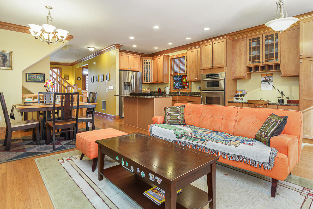 1026 Perry St-34