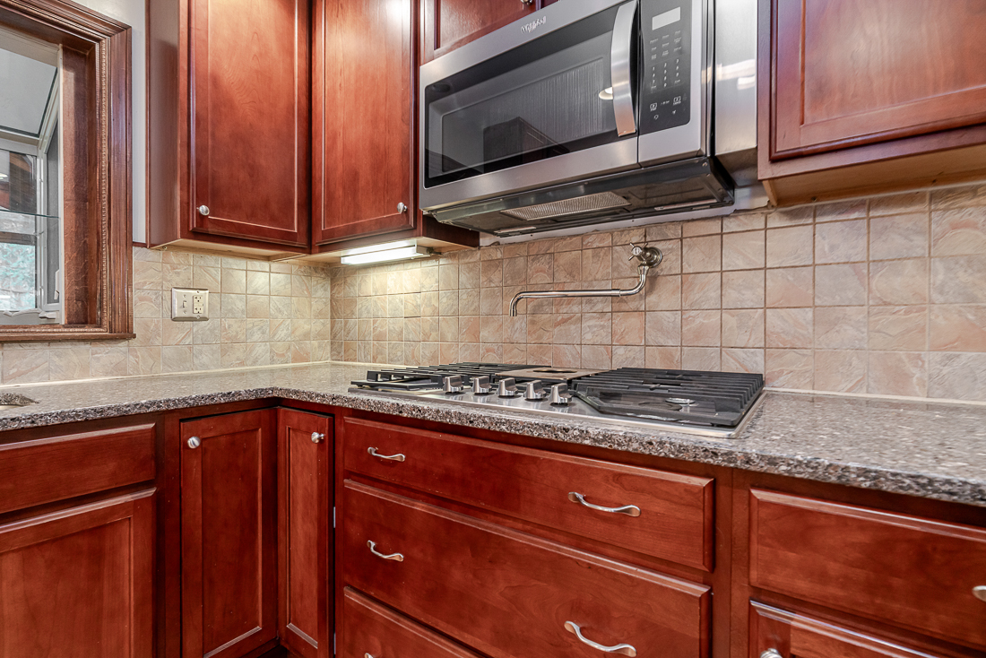 111 North Nob Hill-34