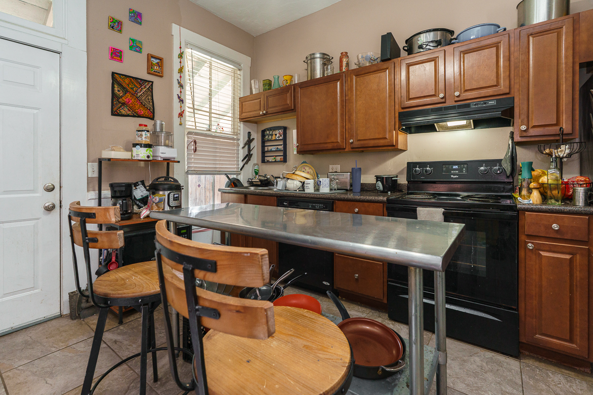 1121-1123 City Park Ave-45