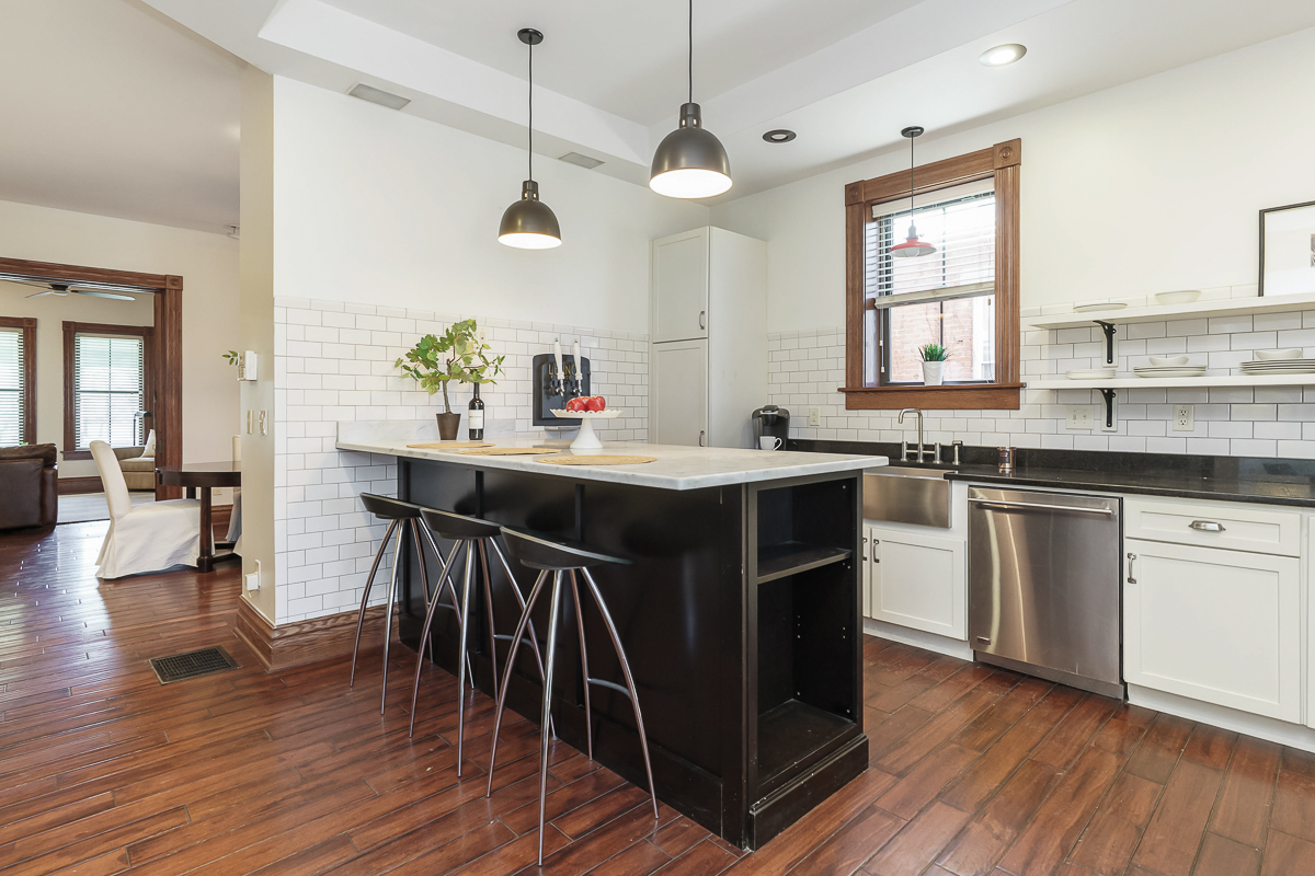 1279 Summit St-22
