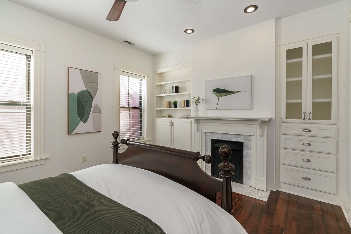 1279 Summit St-35