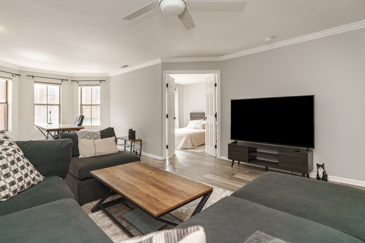 12 W Russell St-15