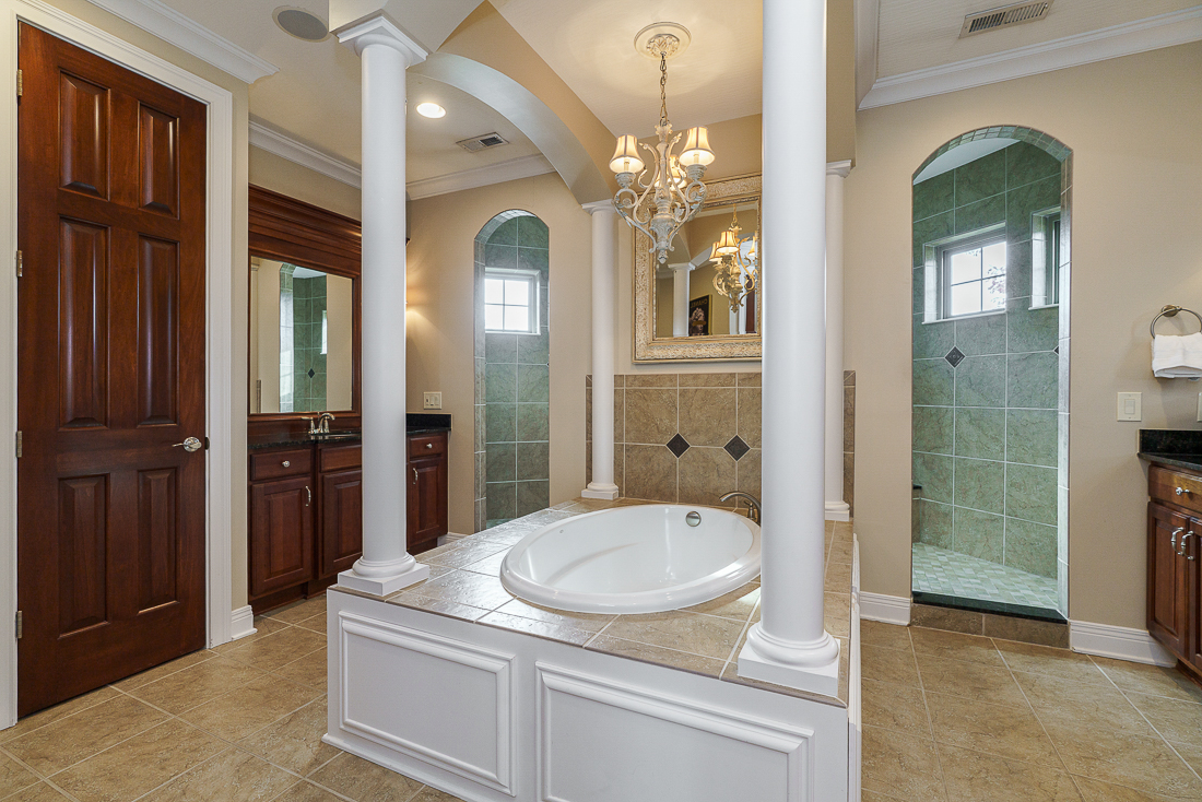 1403 Riverwood Ln-41