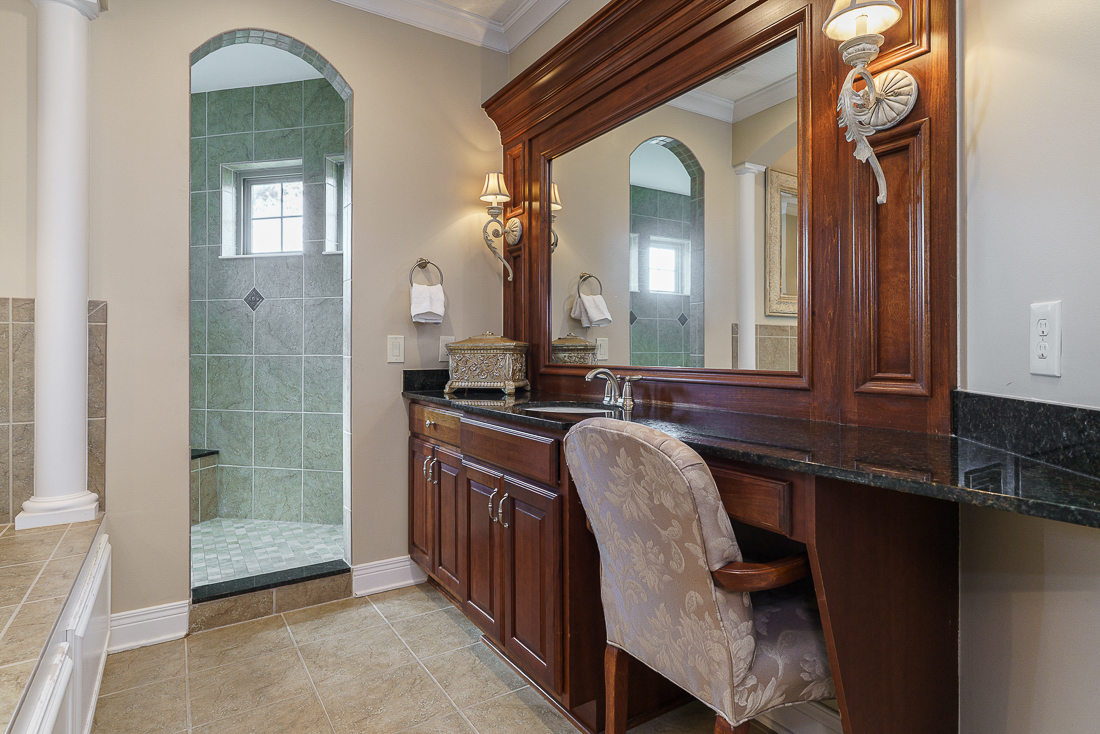 1403 Riverwood Ln-42