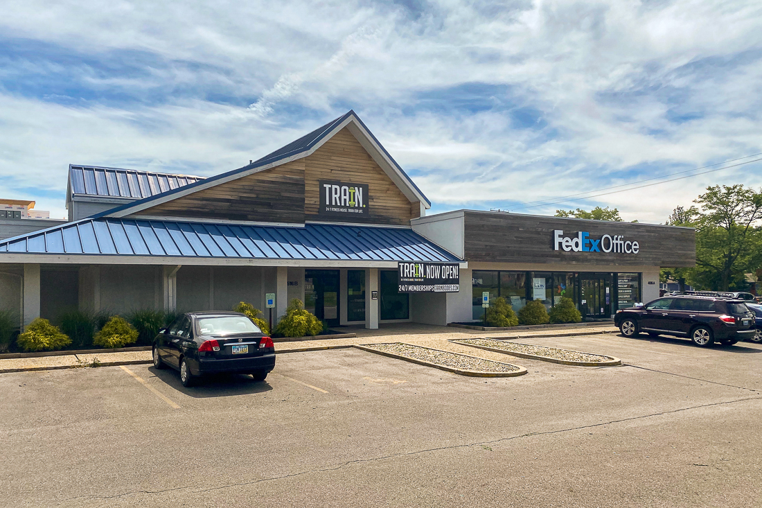 1537 Sandringham Ct.-51