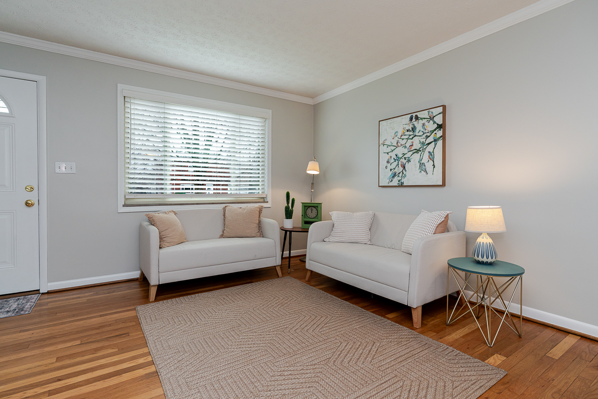 1872 Kentwell Rd-20