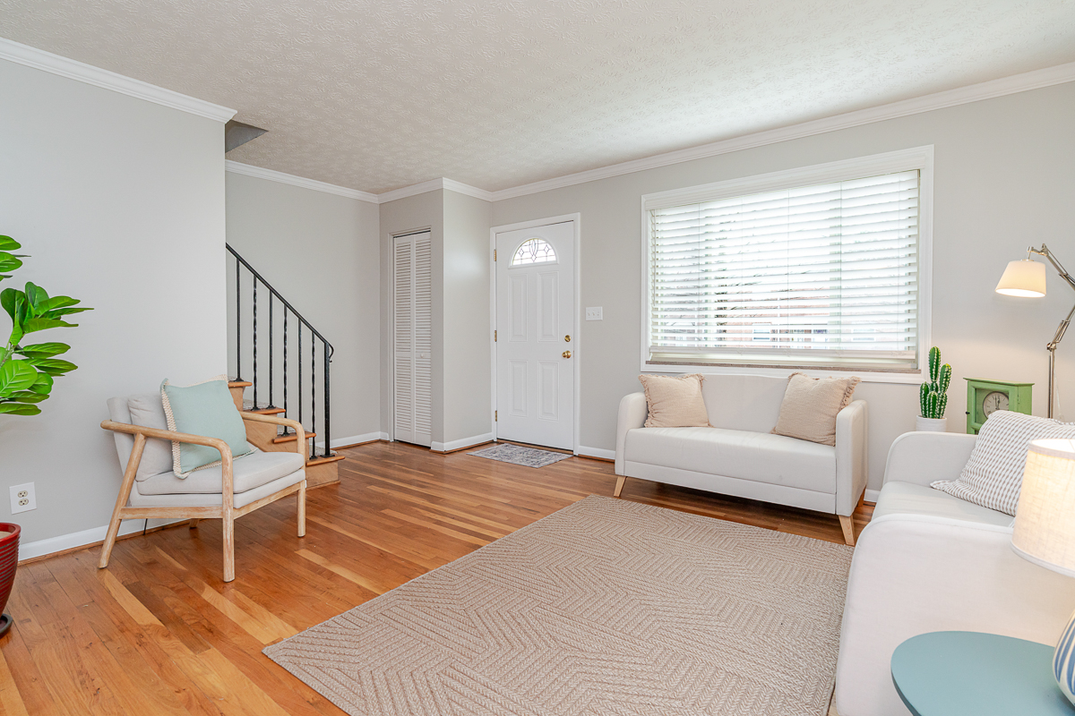 1872 Kentwell Rd-21