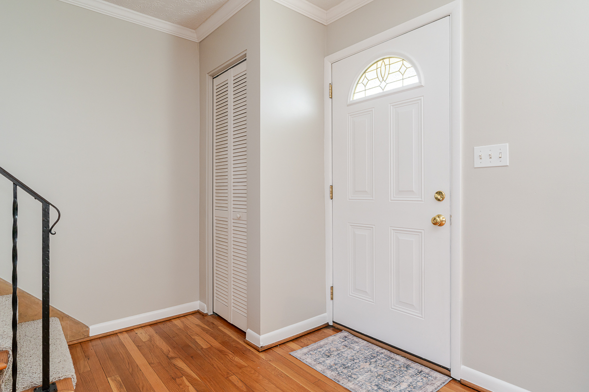 1872 Kentwell Rd-22