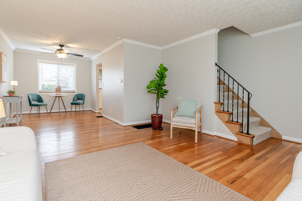 1872 Kentwell Rd-24