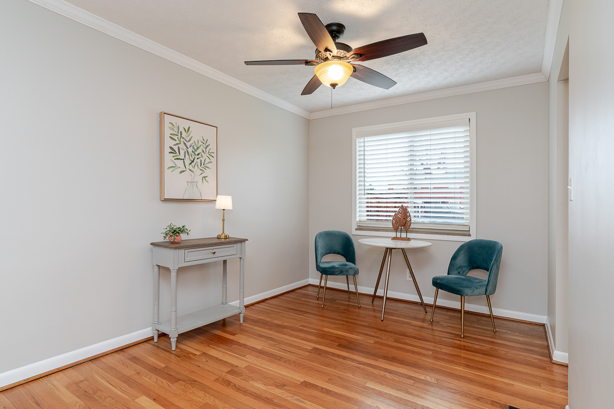 1872 Kentwell Rd-25