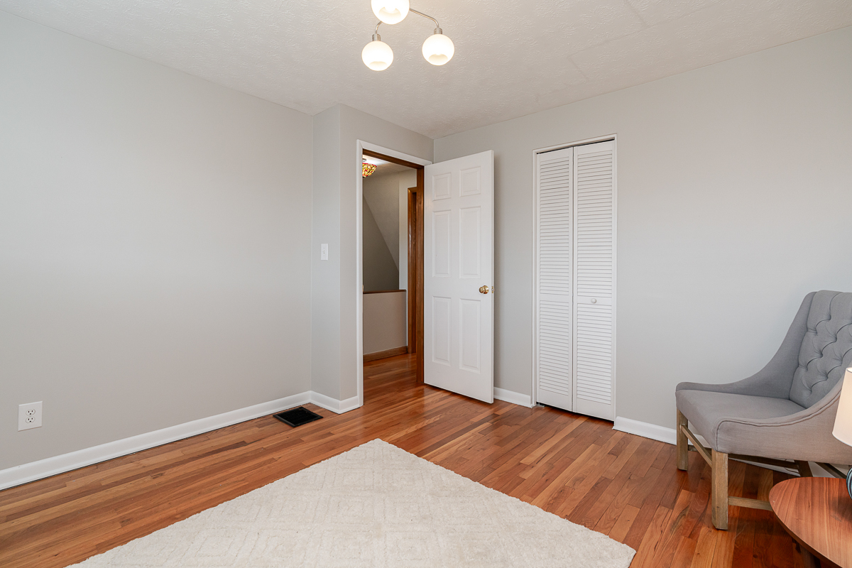 1872 Kentwell Rd-39