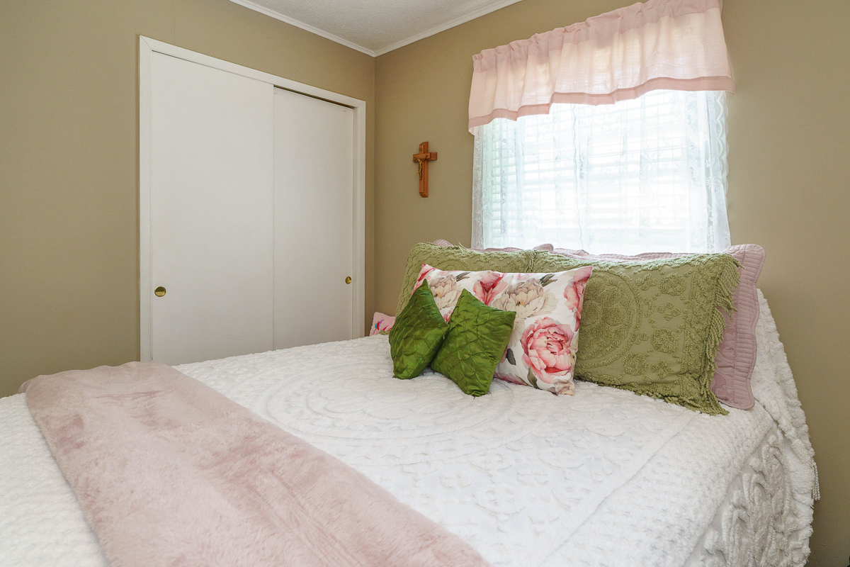 201 Rose Ave-32