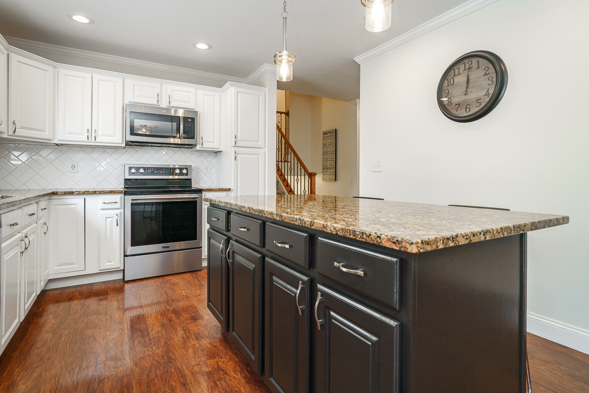 2053 Brofford Dr-27