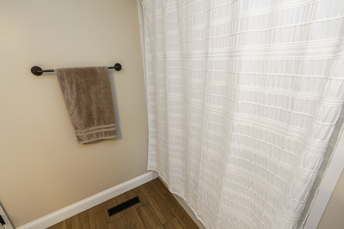 2053 Brofford Dr-40