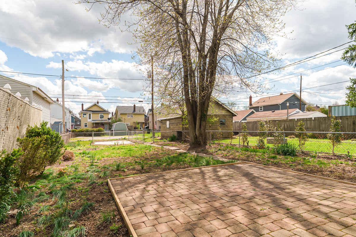 209 E Morrill Ave-3