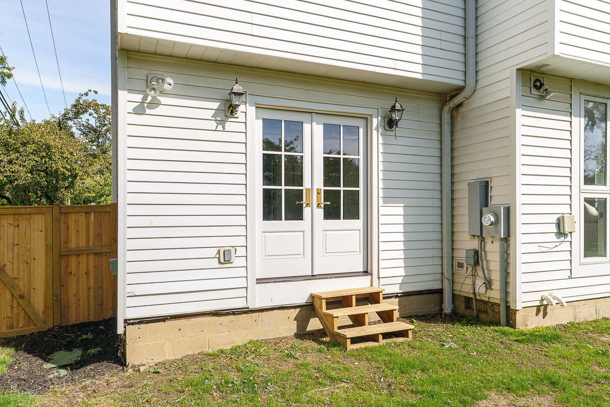 2109 Yorkshire Rd.--7