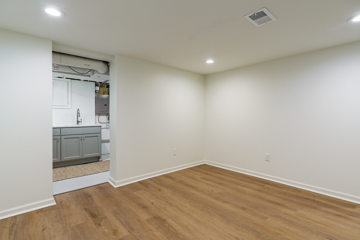 2109 Yorkshire Rd.--73