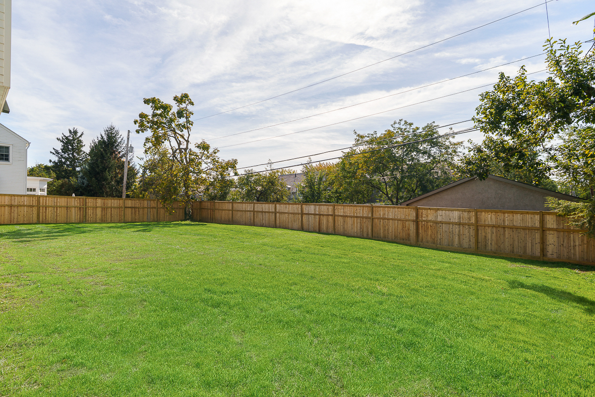 2109 Yorkshire Rd.--8