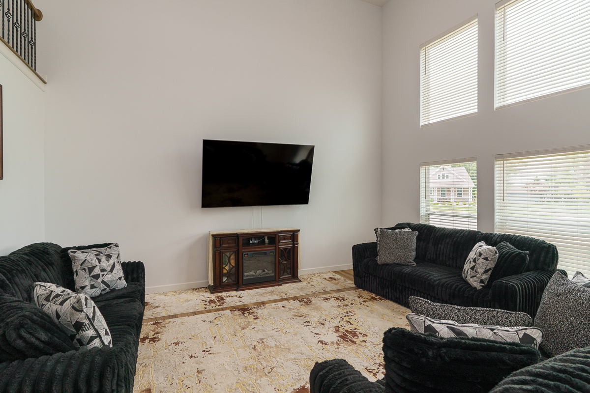 212 Partridge Ct-17