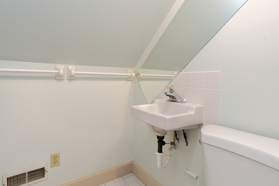 242 e Sycamore St-43