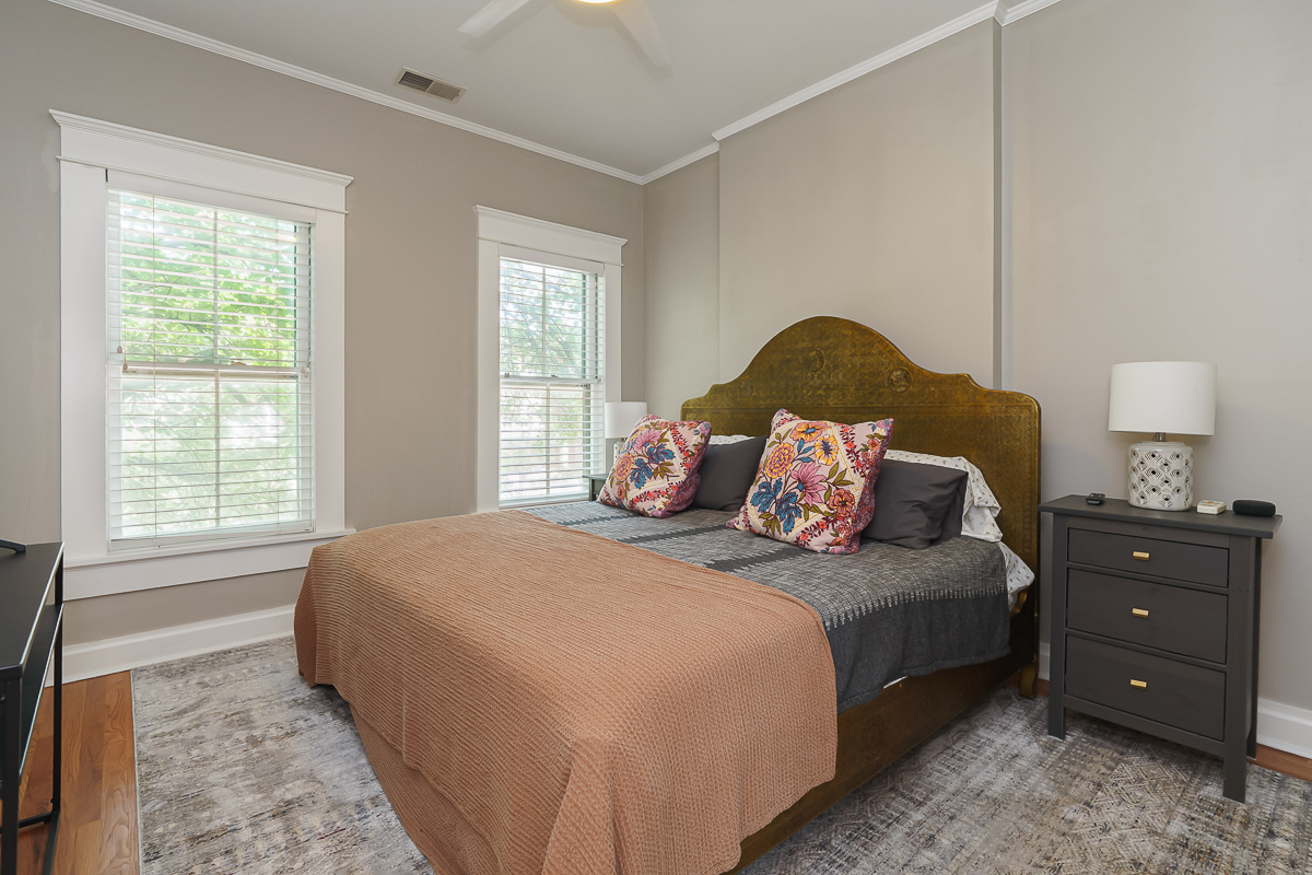 243 E Whittier St-49