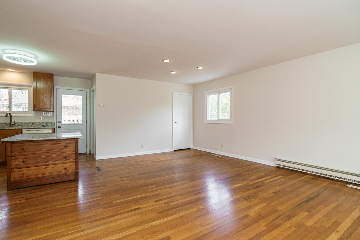 260 Stafford Ave-17