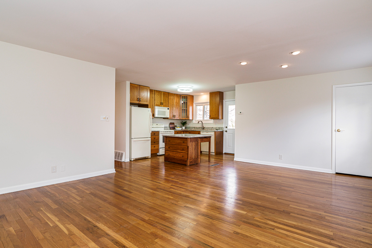 260 Stafford Ave-18