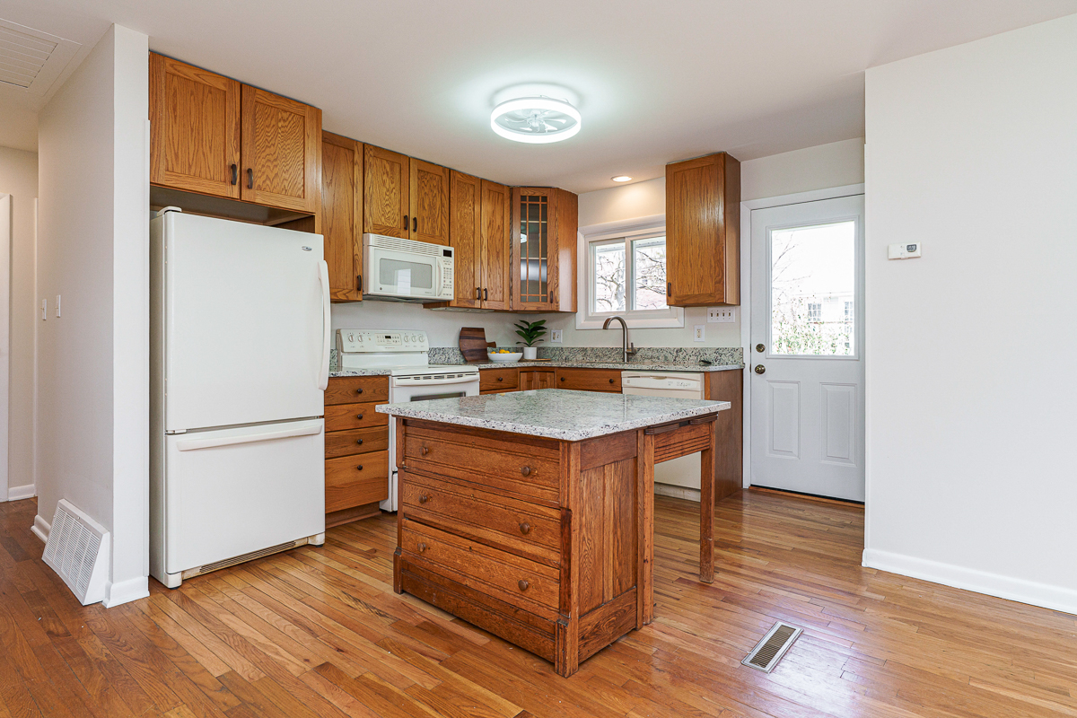260 Stafford Ave-19
