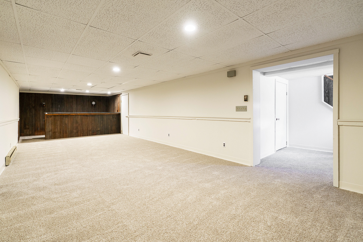 260 Stafford Ave-32