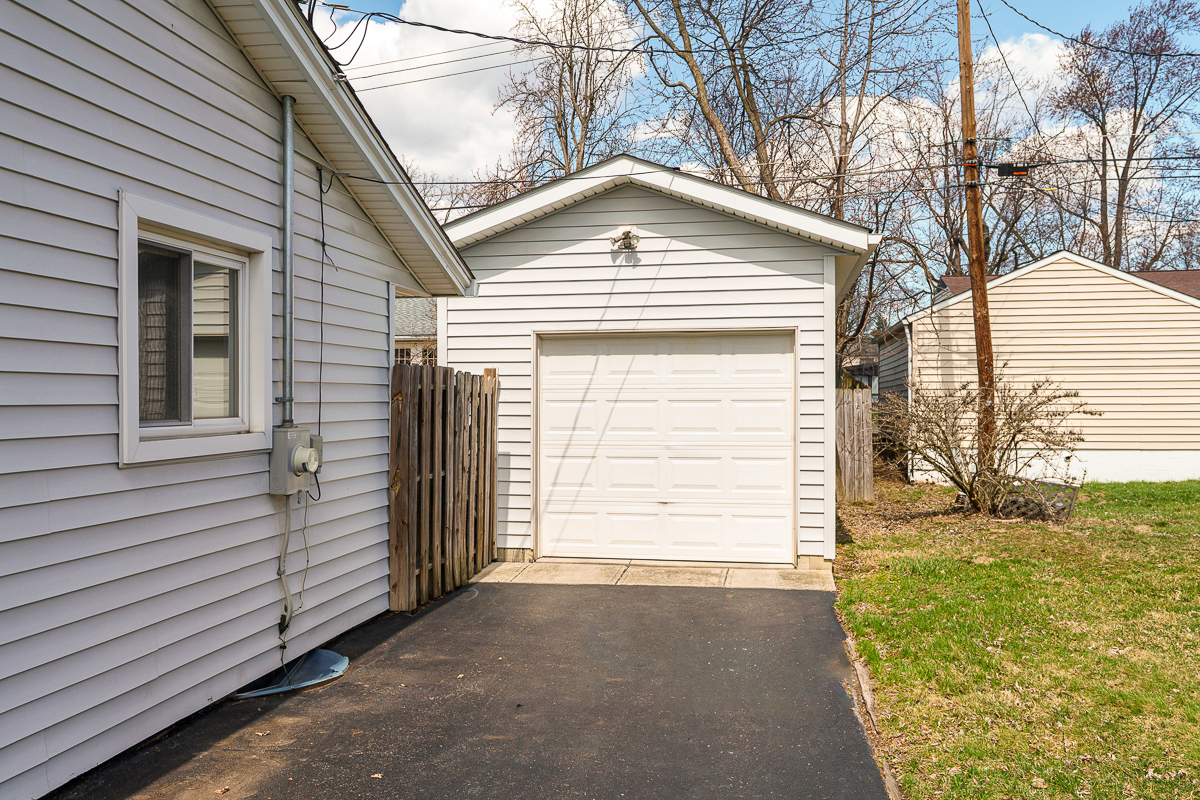 260 Stafford Ave-4