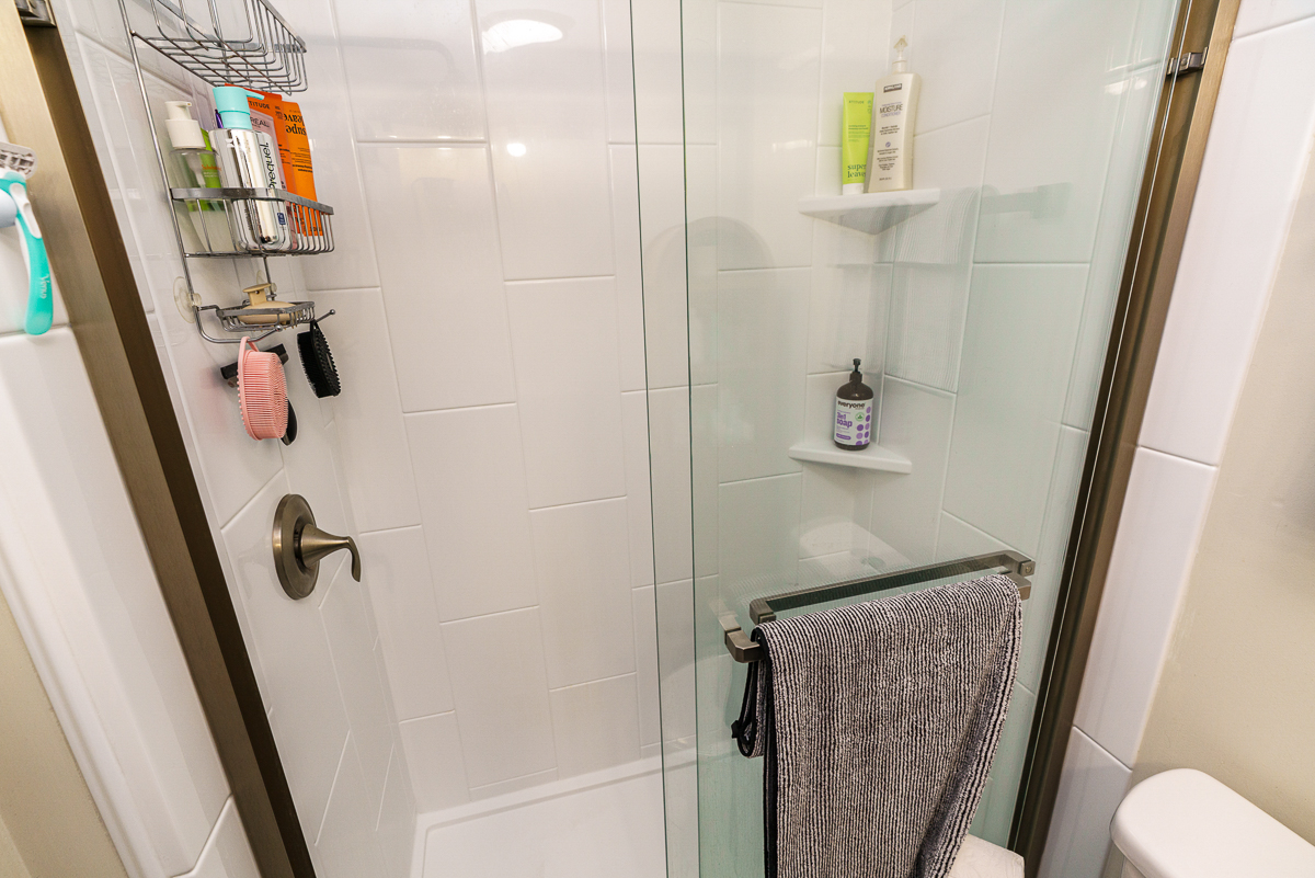 285 Lear St-22