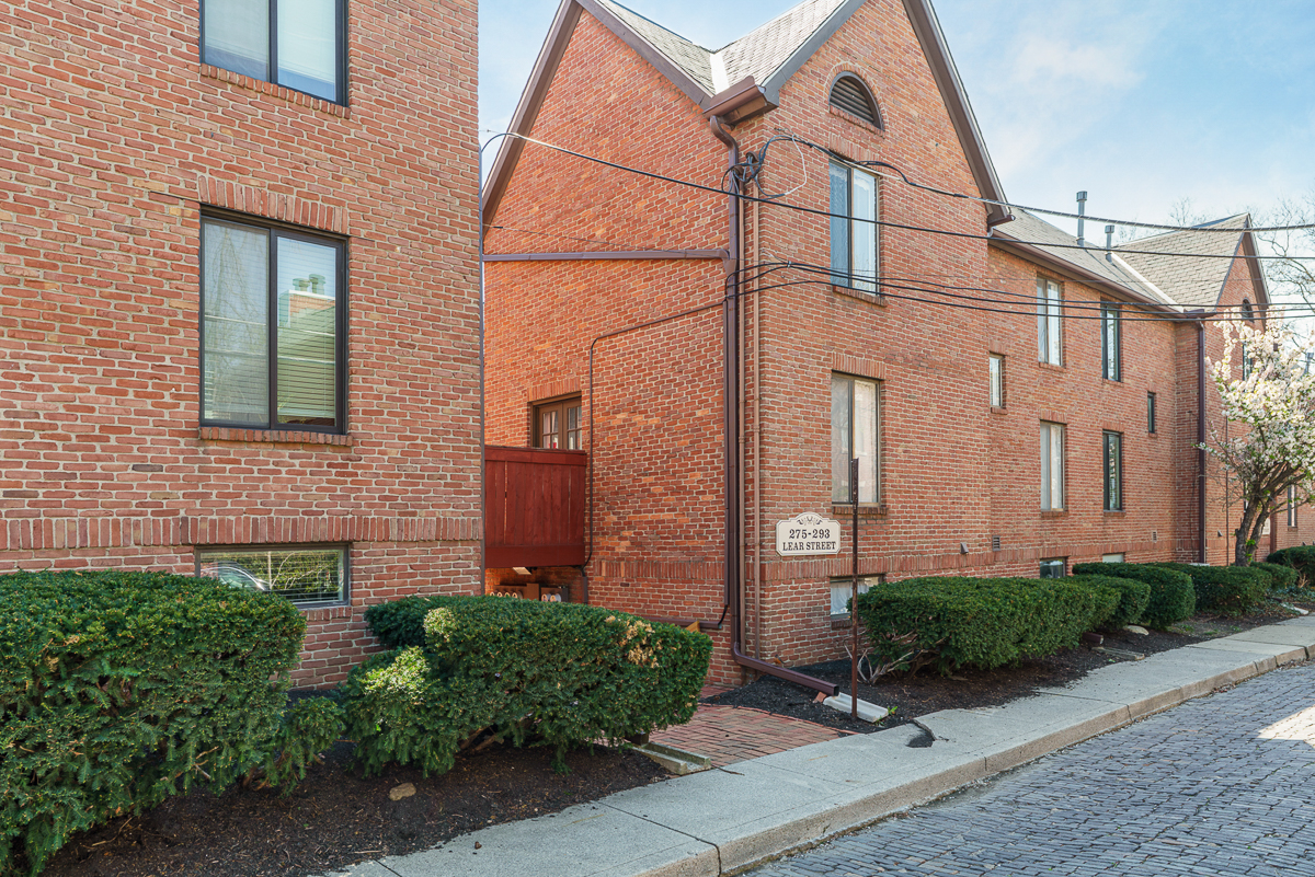 285 Lear St-3