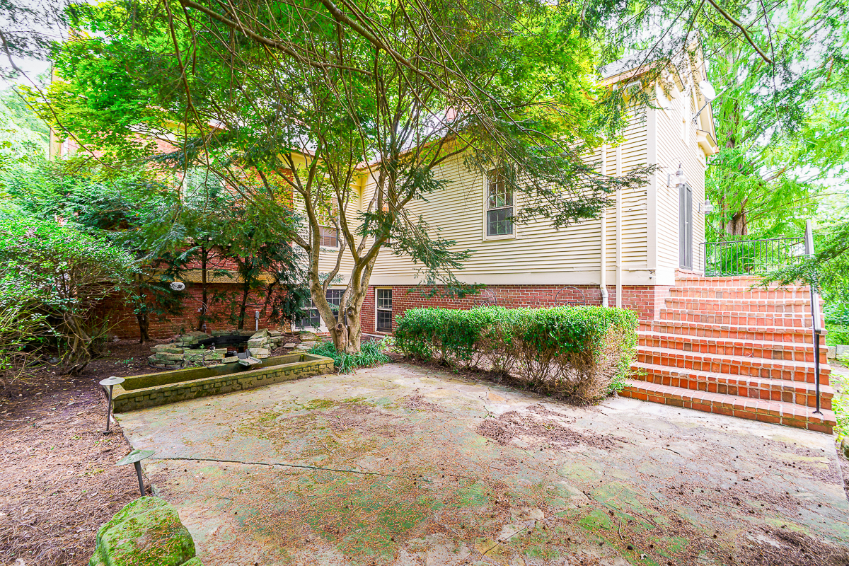 2865 Leitnaker Rd-24