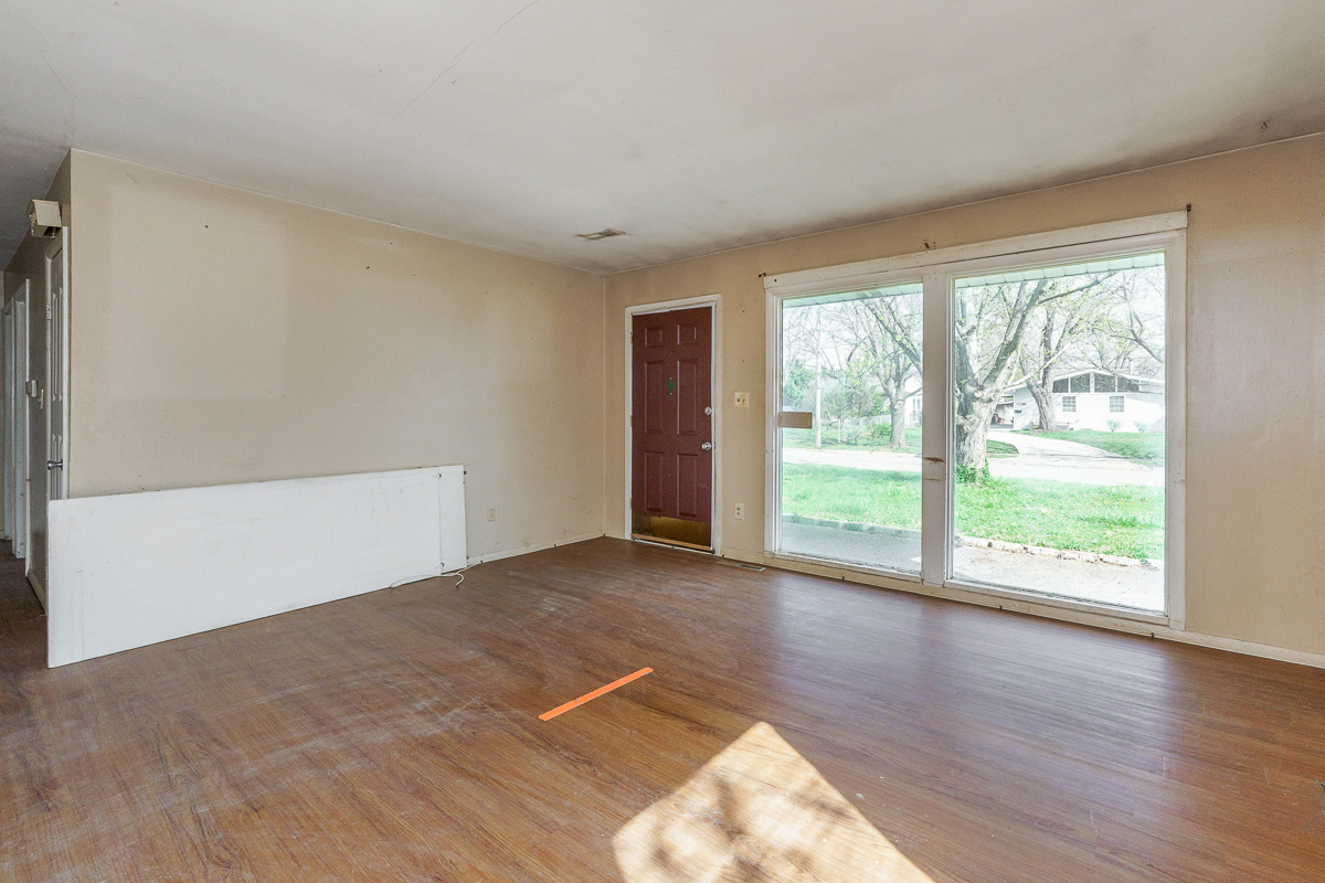 3295 Mary Ave-17