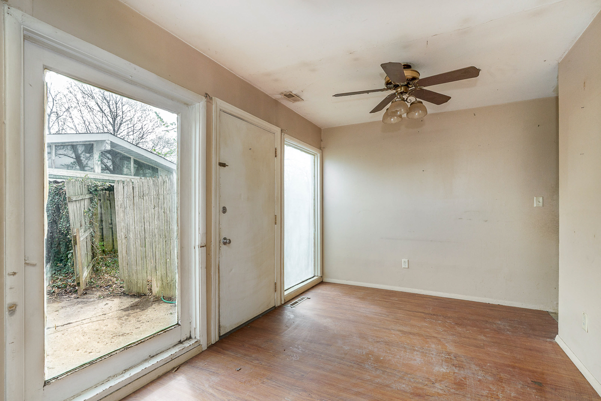 3295 Mary Ave-21