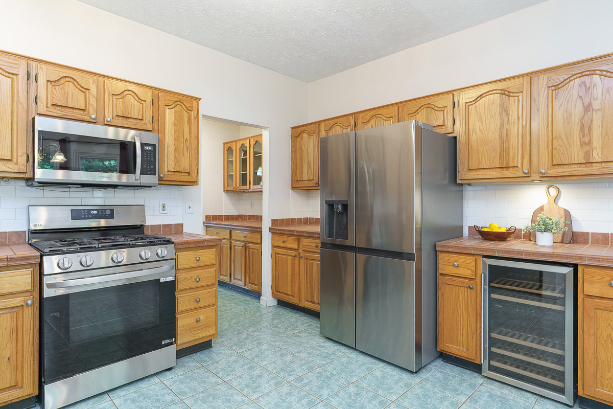 3588 Rivervail Dr-19