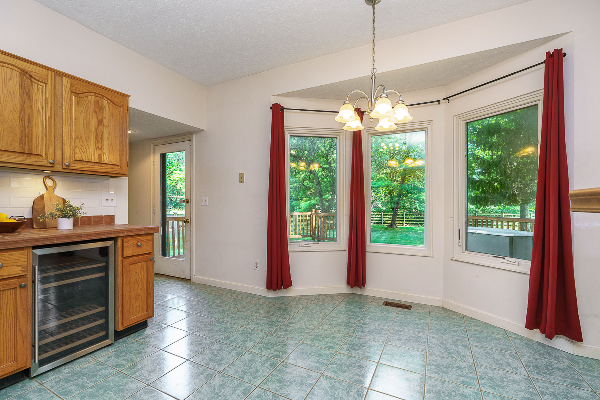 3588 Rivervail Dr-21