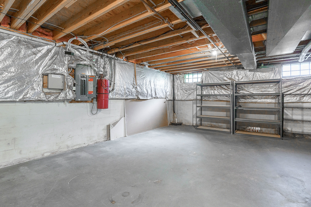 3588 Rivervail Dr-40