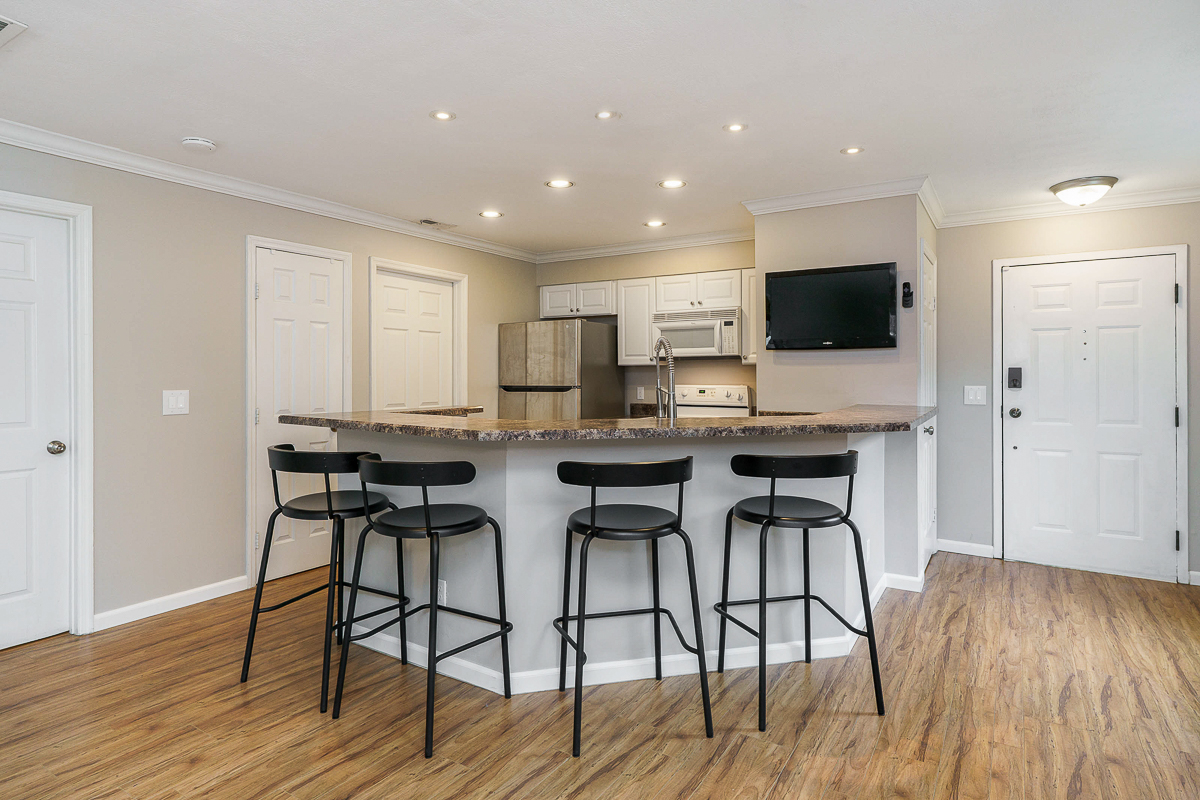 36 W Russell St-15