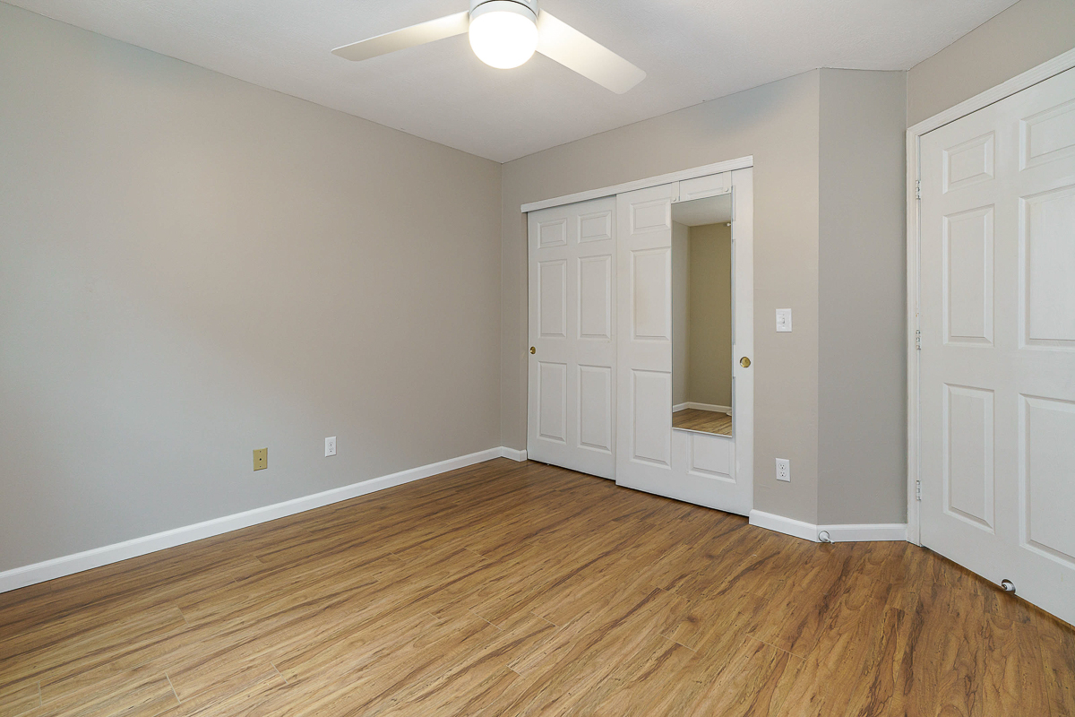 36 W Russell St-23