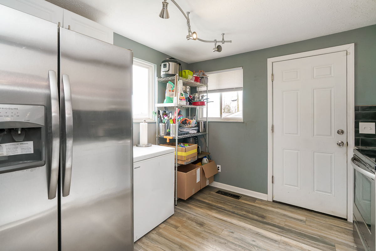 3755 Lynward Rd-9