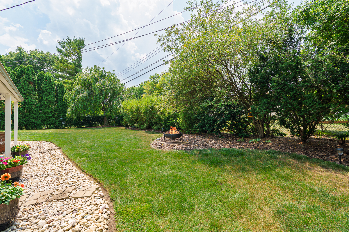 4277 Kenmont Place (3 of 40)