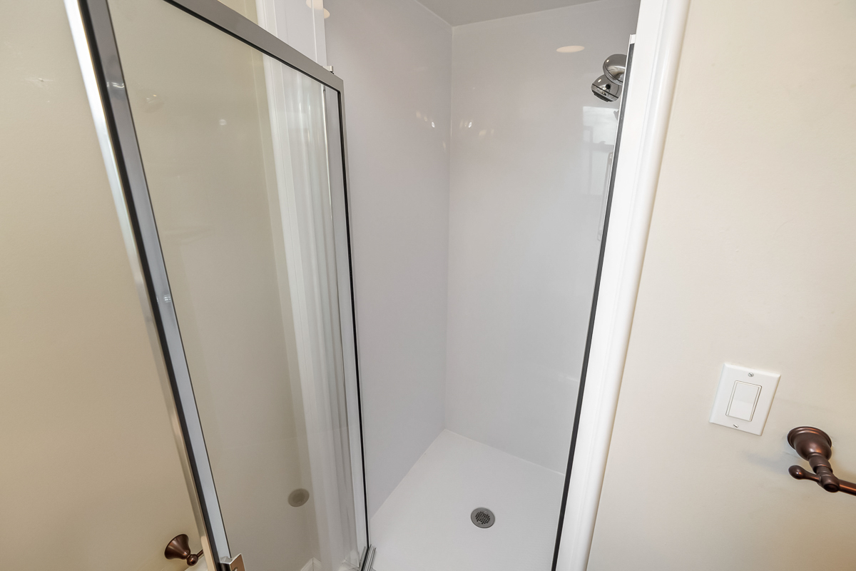 4818 Larwell Dr -30