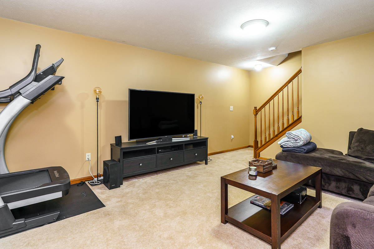 492 Glenside Lane-13