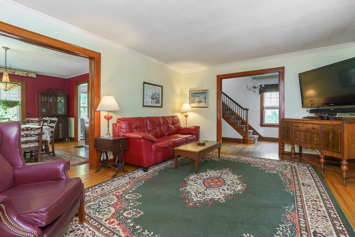 49 s Cassady Ave-12