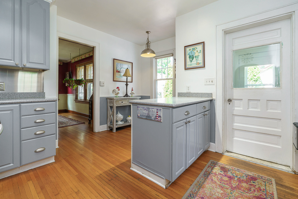 49 s Cassady Ave-15