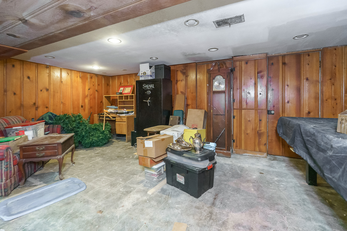 49 s Cassady Ave-25