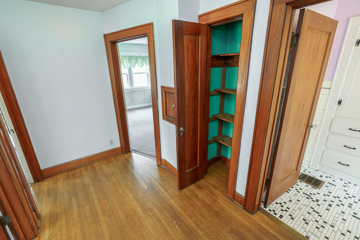 49 s Cassady Ave-27