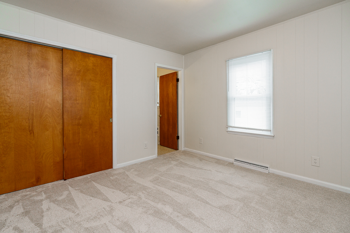 521 Melrose Ave-21
