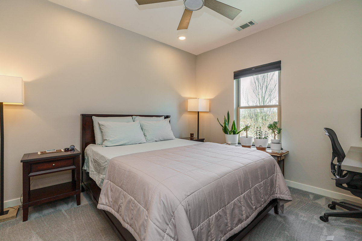 53 Buttles Ave-25